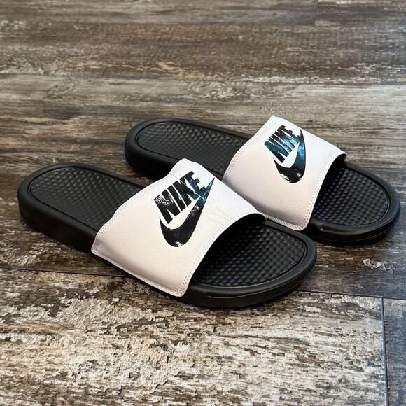 Nike Benassi JDI Slides Mens Size 12 White Black Pool Beach Comfy 343880-100 NIB